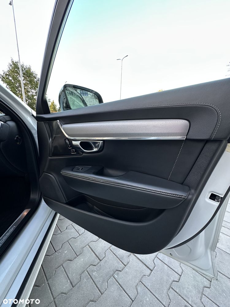 Volvo V90 D5 AWD R-Design - 23