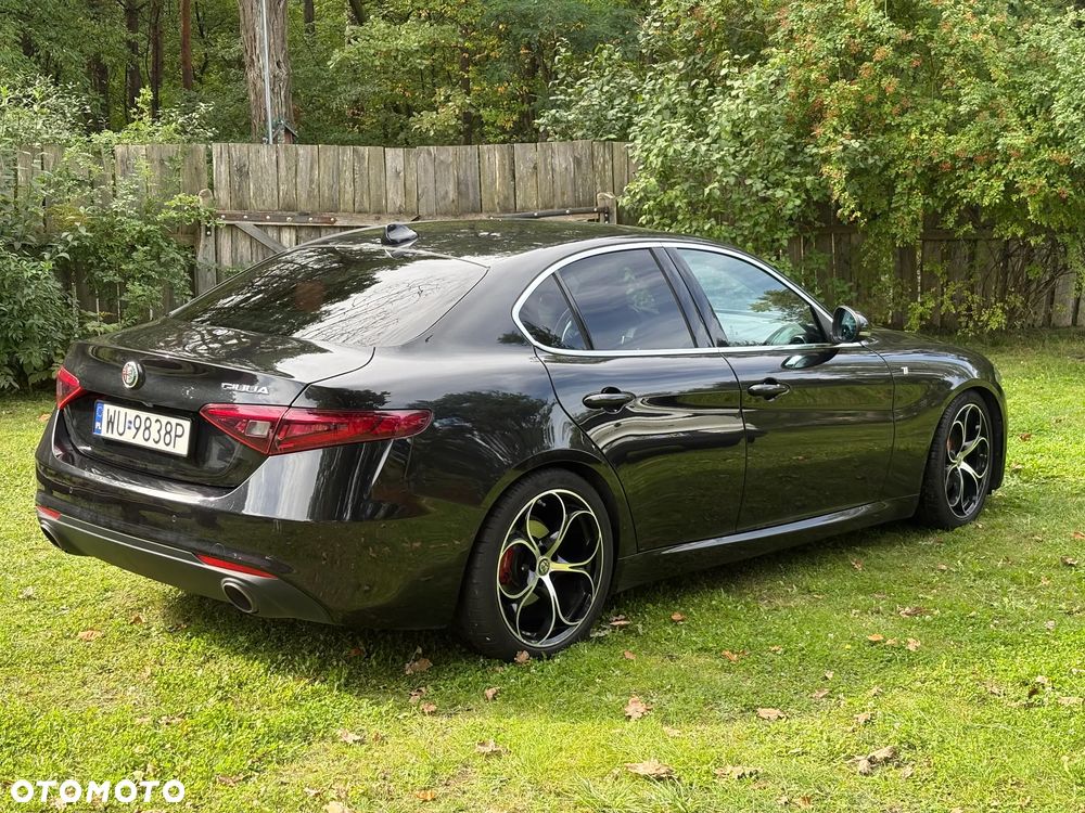 Alfa Romeo Giulia 2021 photo 4