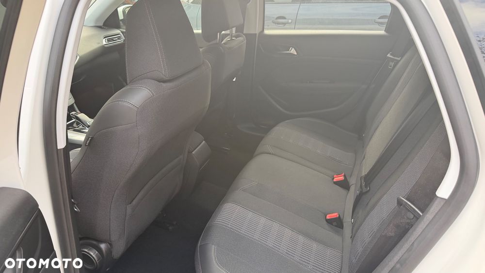 Peugeot 308 BlueHDi 130 EAT8 Stop & Start Allure Pack - 8