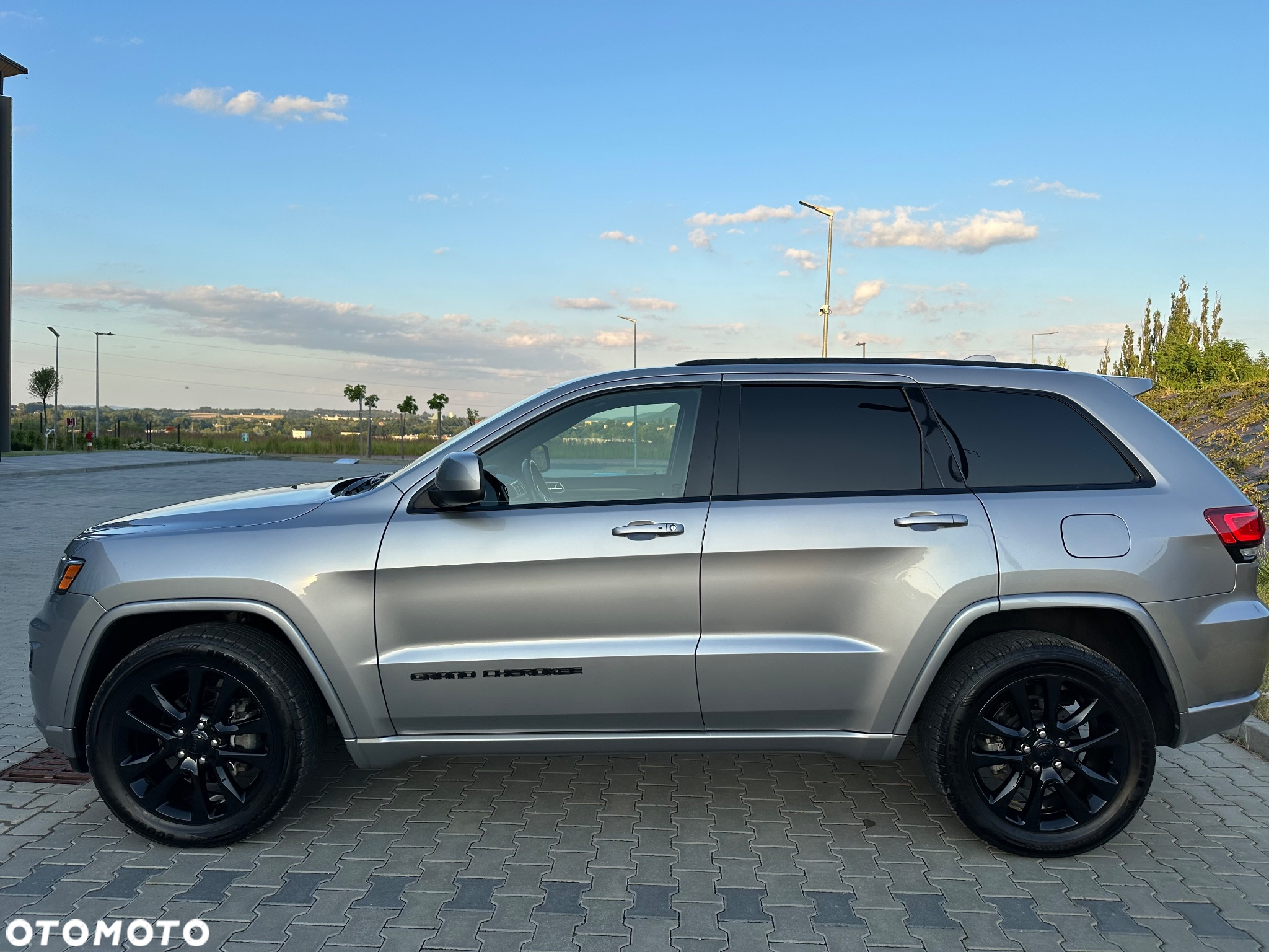 Jeep Grand Cherokee - 15