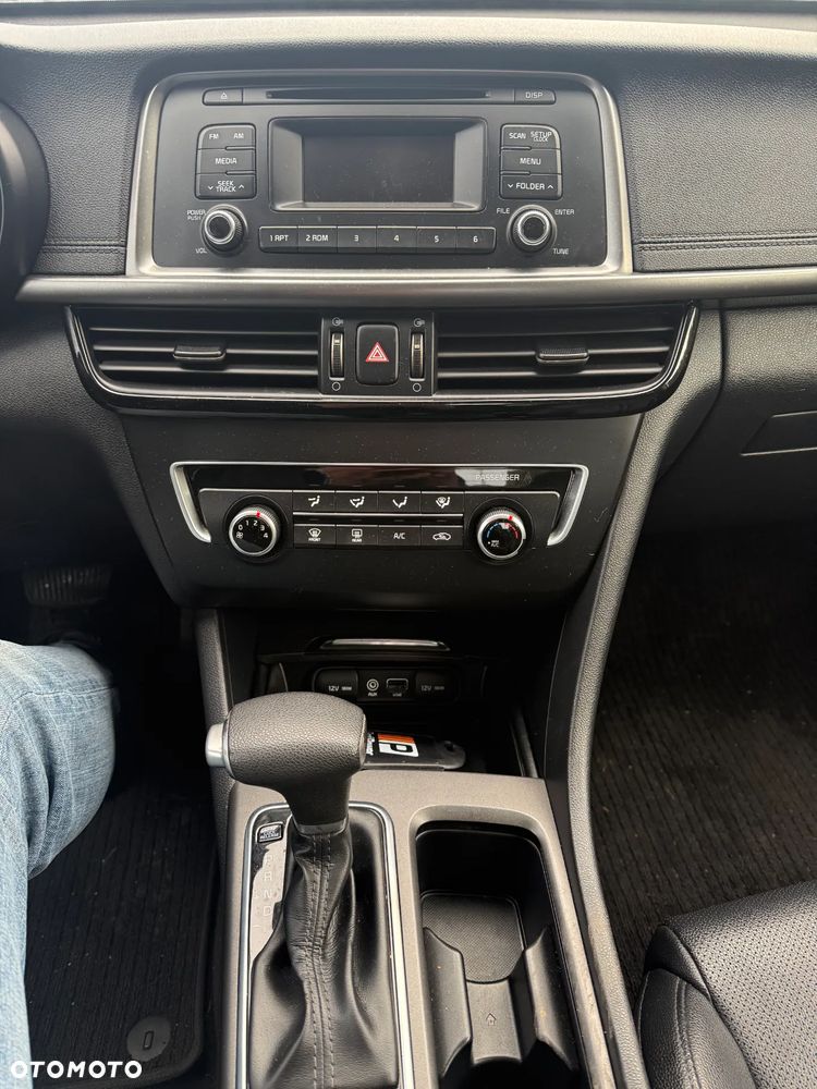 Kia Optima 2.0 M - 10