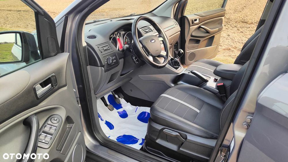 Ford Kuga 2.0 TDCi 4x4 Titanium - 29