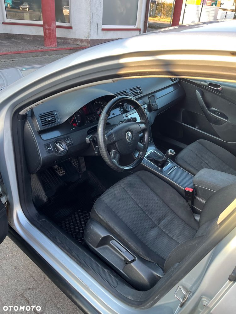 Volkswagen Passat 2.0 TDI Trendline - 20