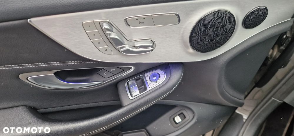 Mercedes-Benz Klasa C 220 d 4Matic 9G-TRONIC AMG Line Plus - 11