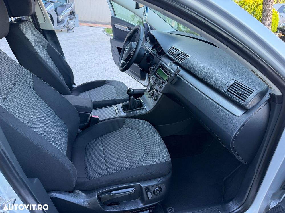 Volkswagen Passat 2.0 Blue TDI SCR Comfortline - 8