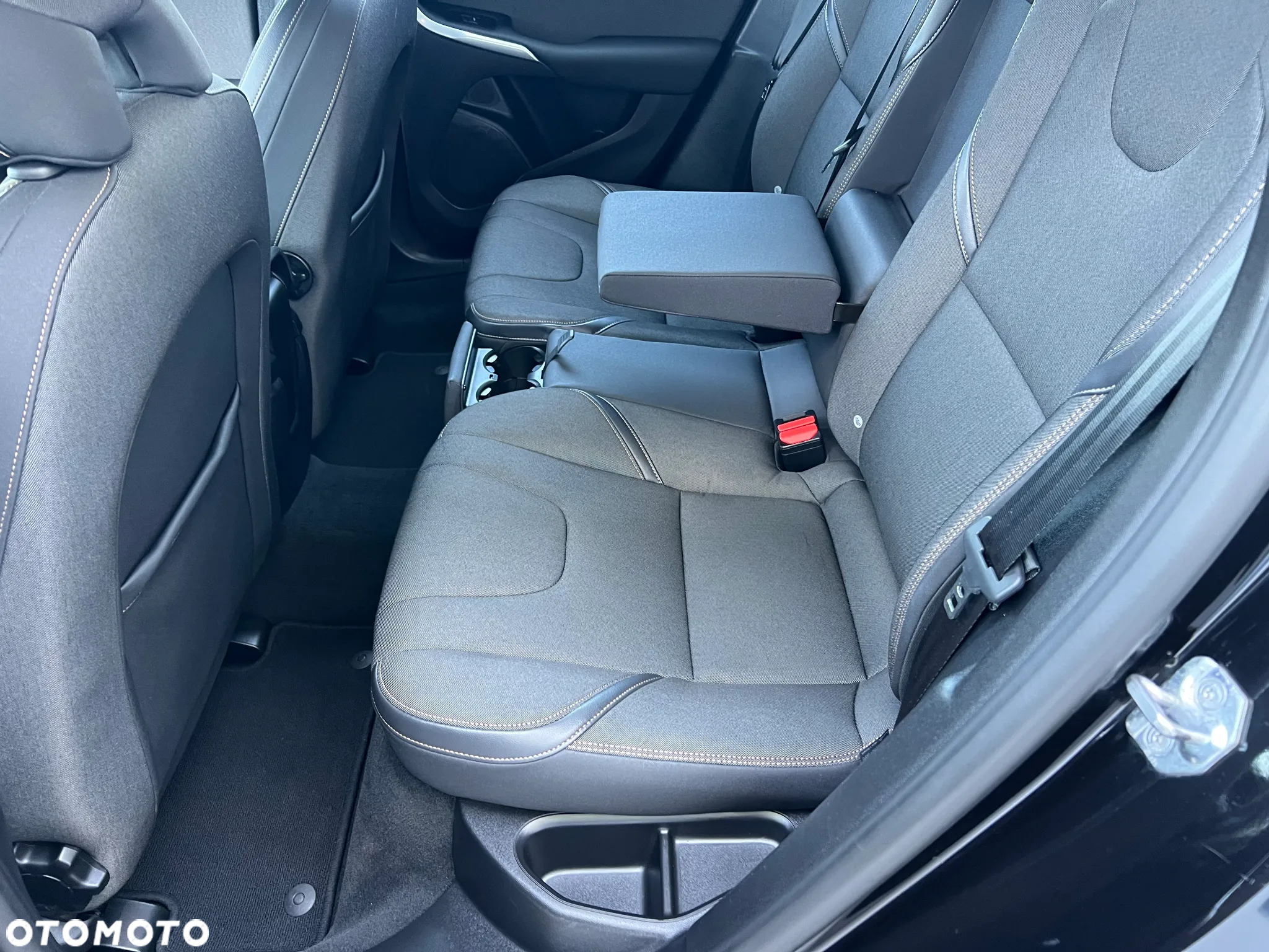 Volvo V40 Cross Country D4 Geartronic Momentum - 30