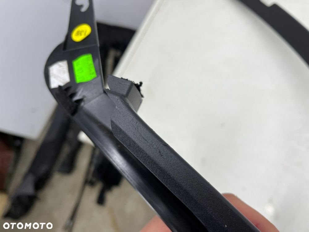 Plastik Porsche Panamera 971 16-23r LEWA przednia wewnętrzna osłona listwa nakładka ramy drzwi szyby - 11
