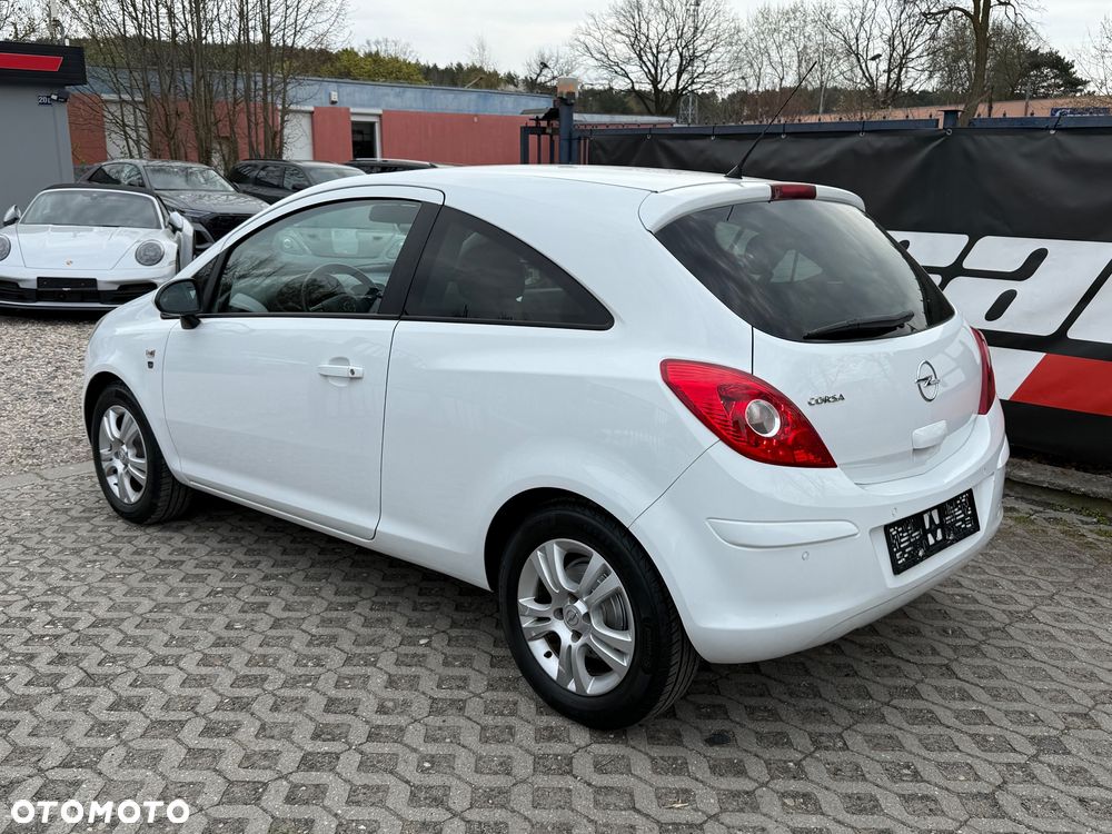 Opel Corsa 1.2 16V Cosmo - 8