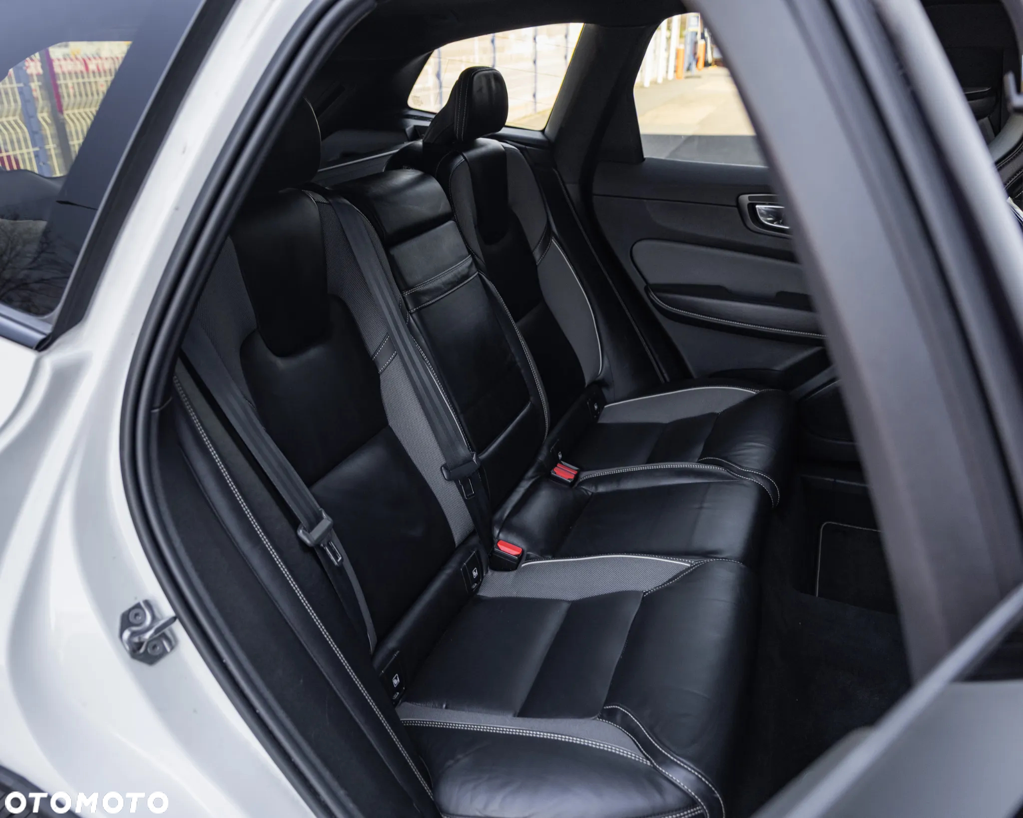 Volvo XC 60 D4 Geartronic RDesign - 26