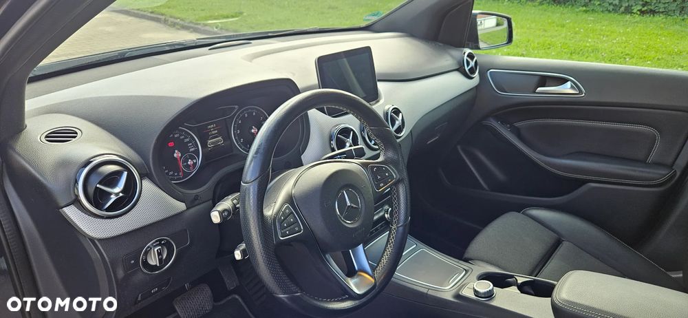 Mercedes-Benz B-Class 2017 photo 3