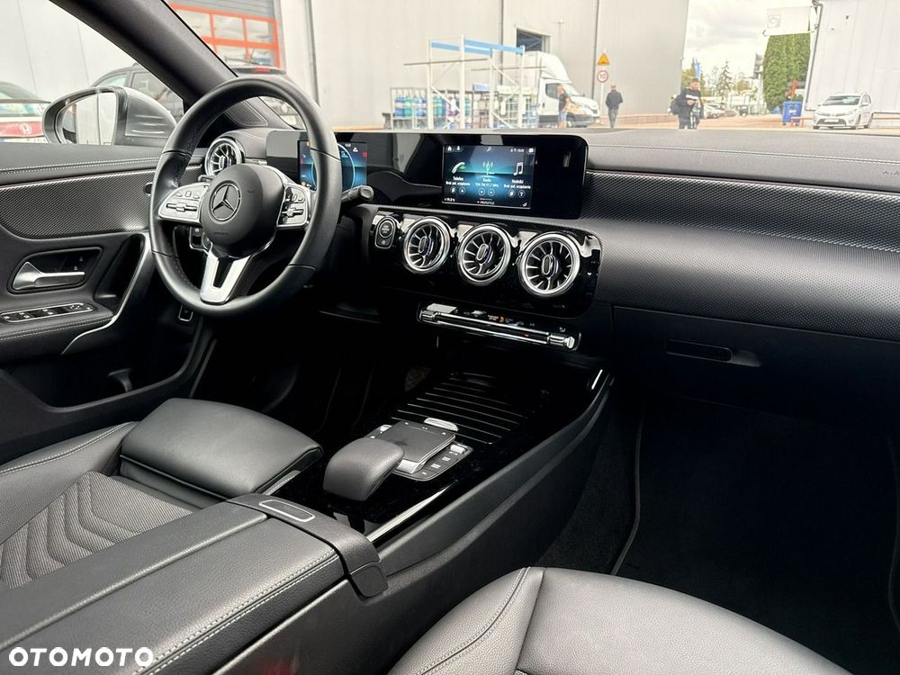 Mercedes-Benz CLA 180 7G-DCT Entry - 21