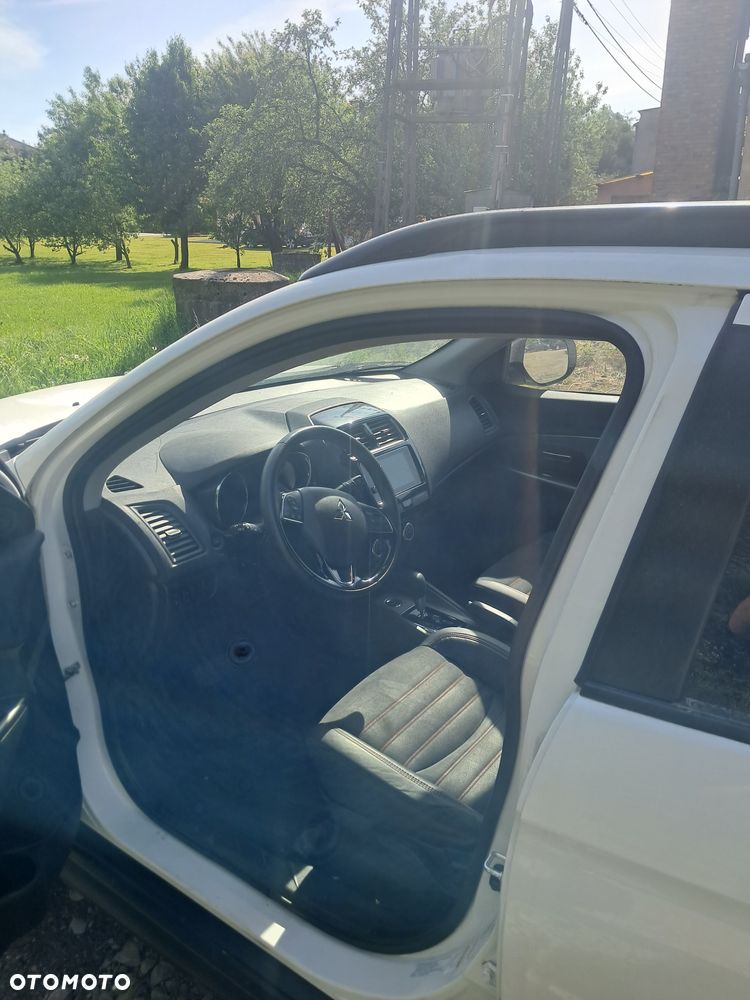 Mitsubishi Outlander - 9