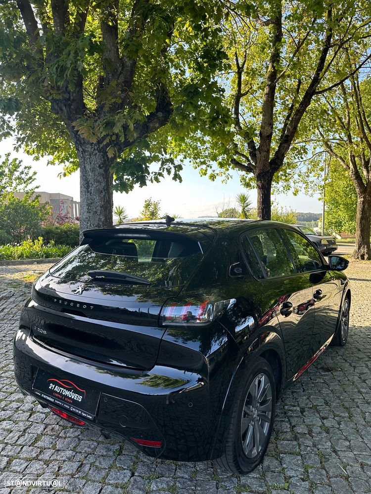 Peugeot e-208 Allure - 11