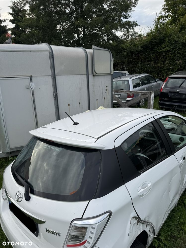 Toyota Yaris - 4