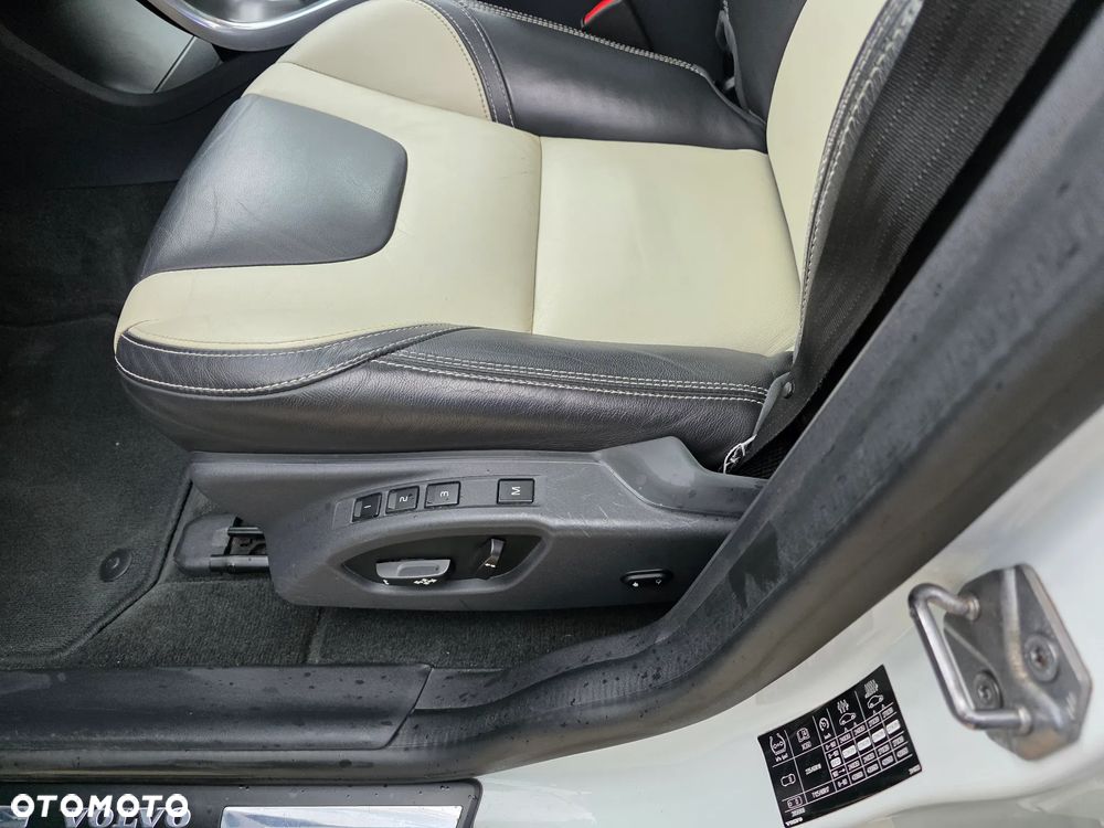 Volvo XC 60 D5 AWD Summum - 24