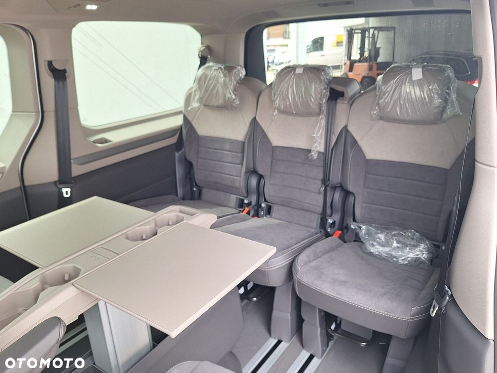 Volkswagen Multivan - 16