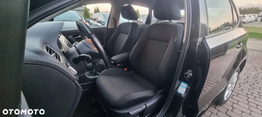 Volkswagen Polo 1.4 16V Comfortline - 30