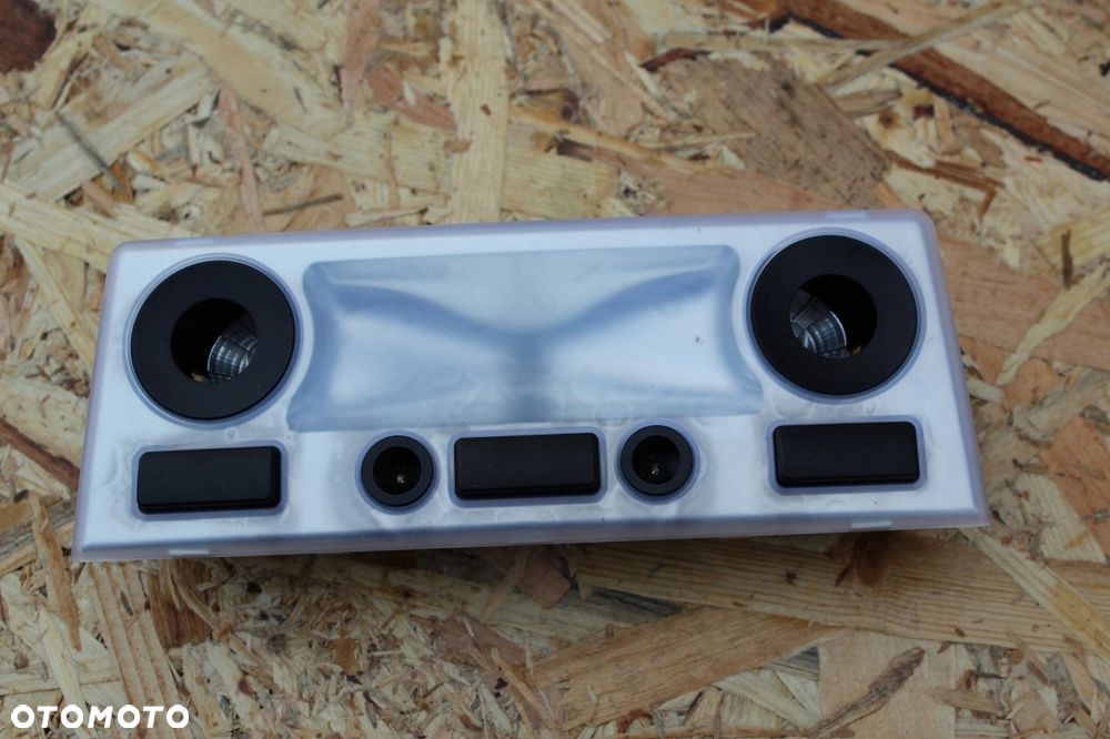 Lampka oświetlenia kabiny BMW e60 e61 6912631 - 1