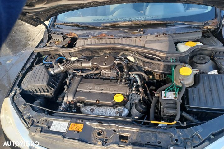 Dezmembrez Opel Corsa C [2000 - 2003] Hatchback 5-usi 1.2 MT (75 hp) - 6