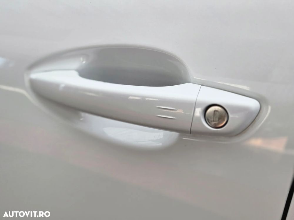 Peugeot 3008 1.2 PureTech Turbo S&S EAT6 Allure - 38