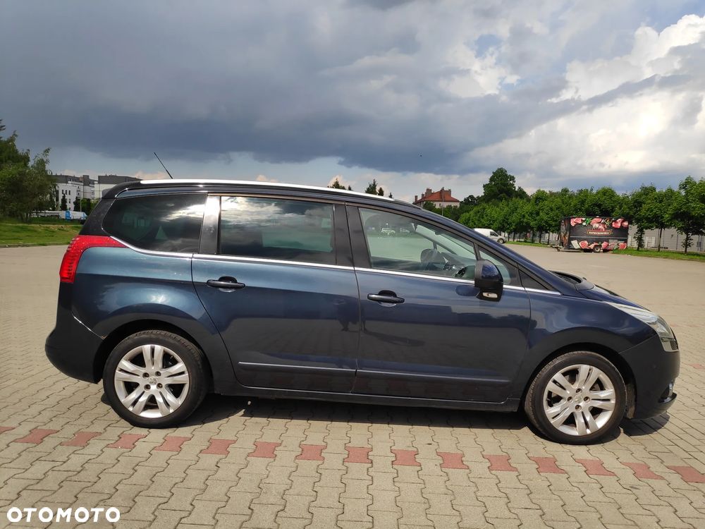 Peugeot 5008 1.6 THP Family - 6