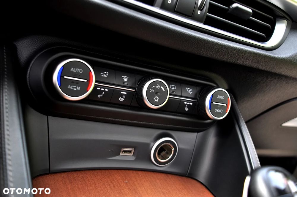 Alfa Romeo Stelvio 2.0 Turbo Super Q4 - 32