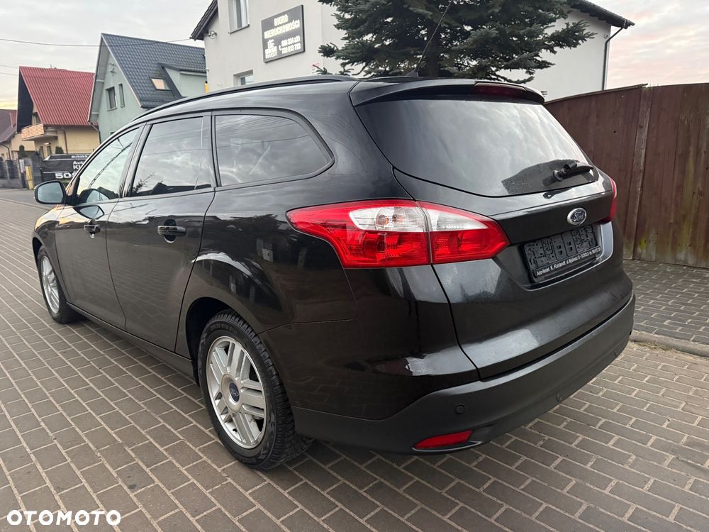 Ford Focus SW 1.6 TDCi DPF Champions Edition - 4