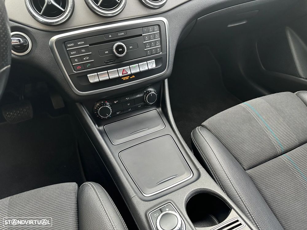 Mercedes-Benz CLA 220 d Shooting Brake AMG Line Aut. - 11