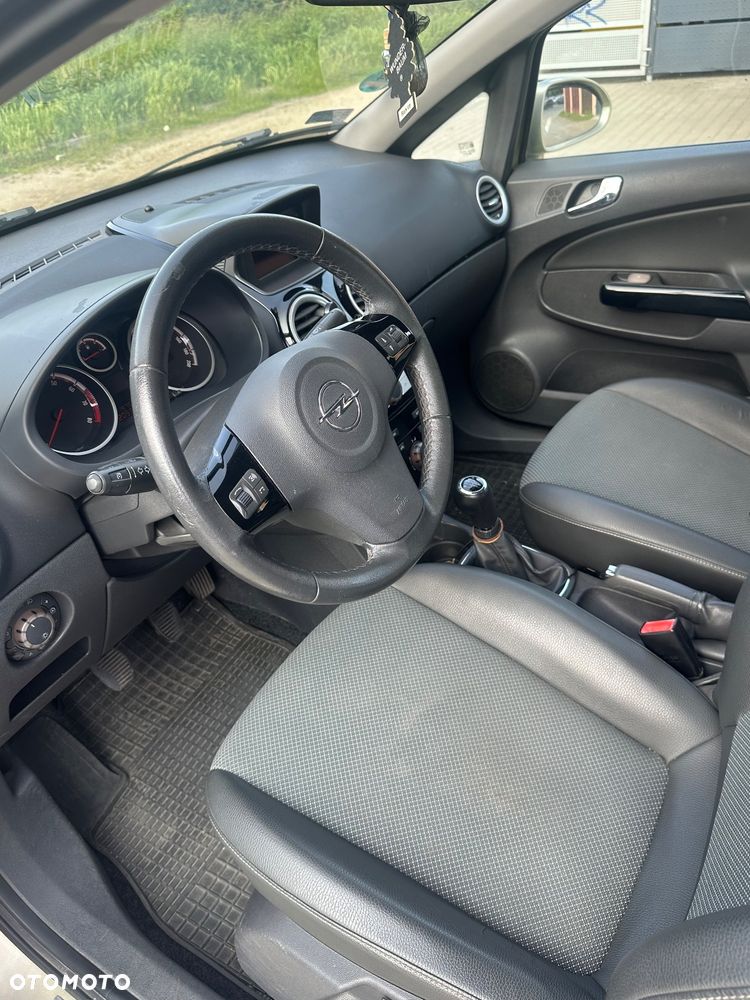 Opel Corsa 1.2 16V Enjoy - 4