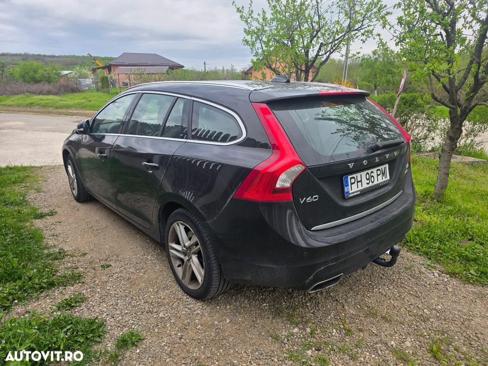 Volvo V60 D5AWD Summum - 4