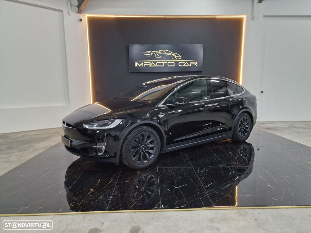 Tesla Model X 90D - 19