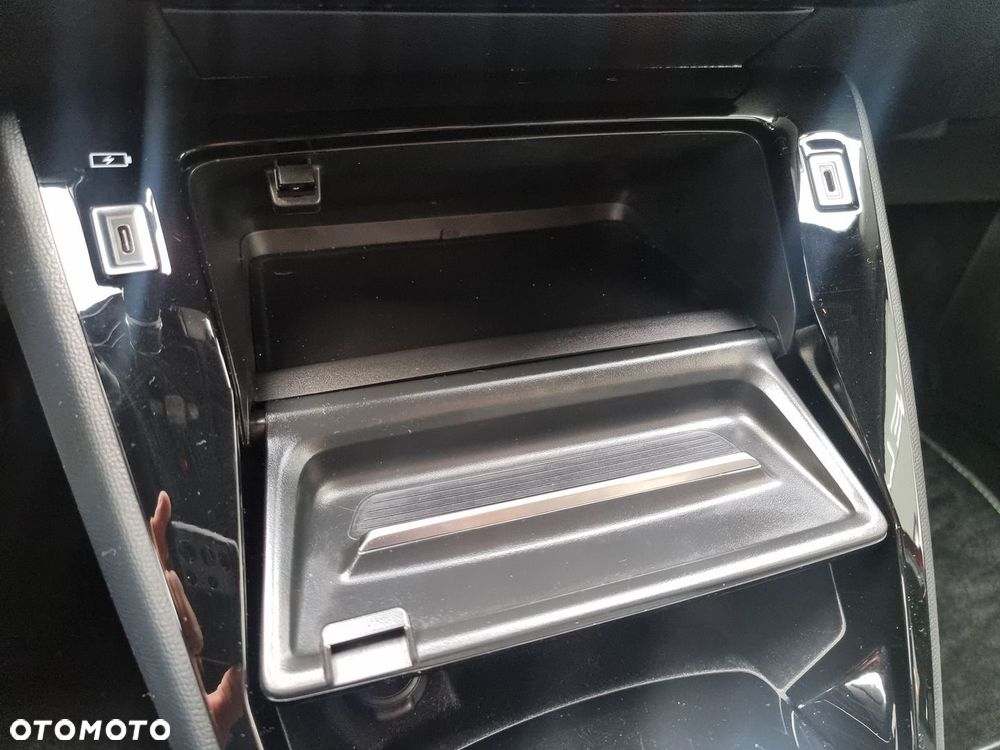 Peugeot 2008 1.2 PureTech Allure S&S EAT8 - 36