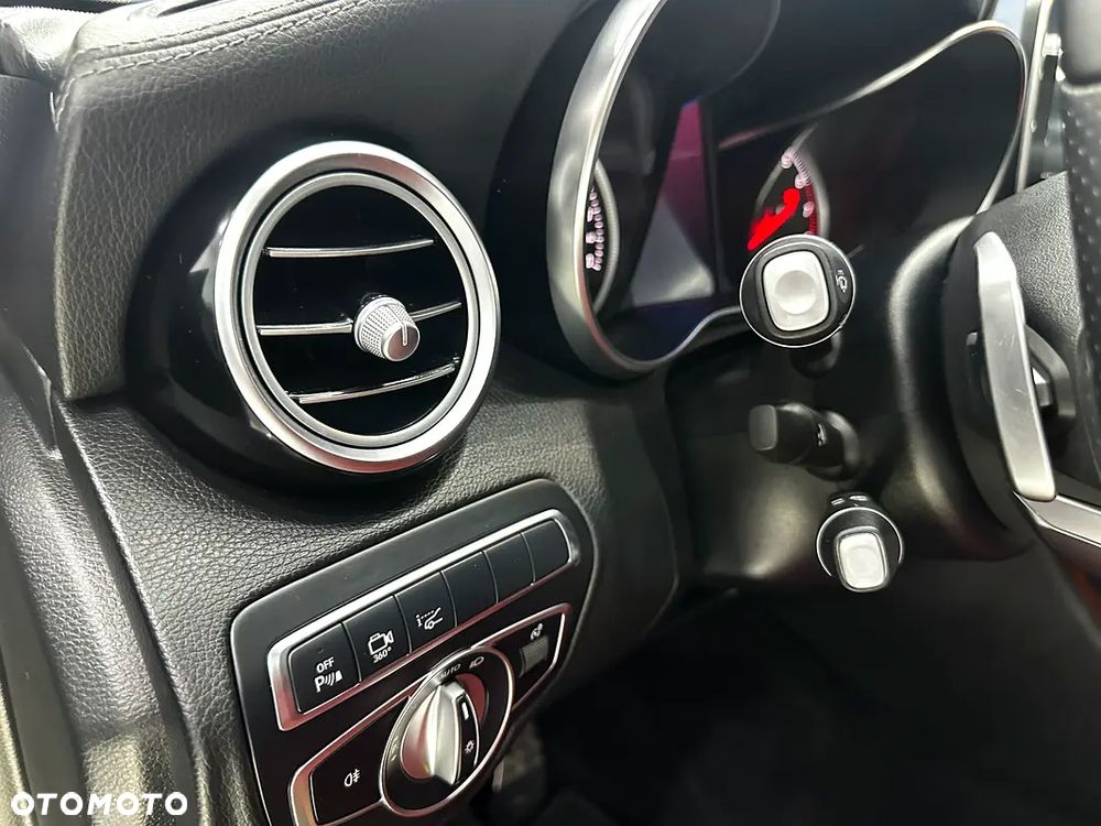 Mercedes-Benz Klasa C 200 4Matic 9G-TRONIC AMG Line - 10