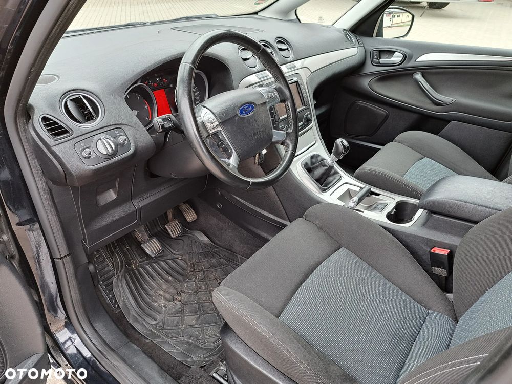 Ford S-Max - 14