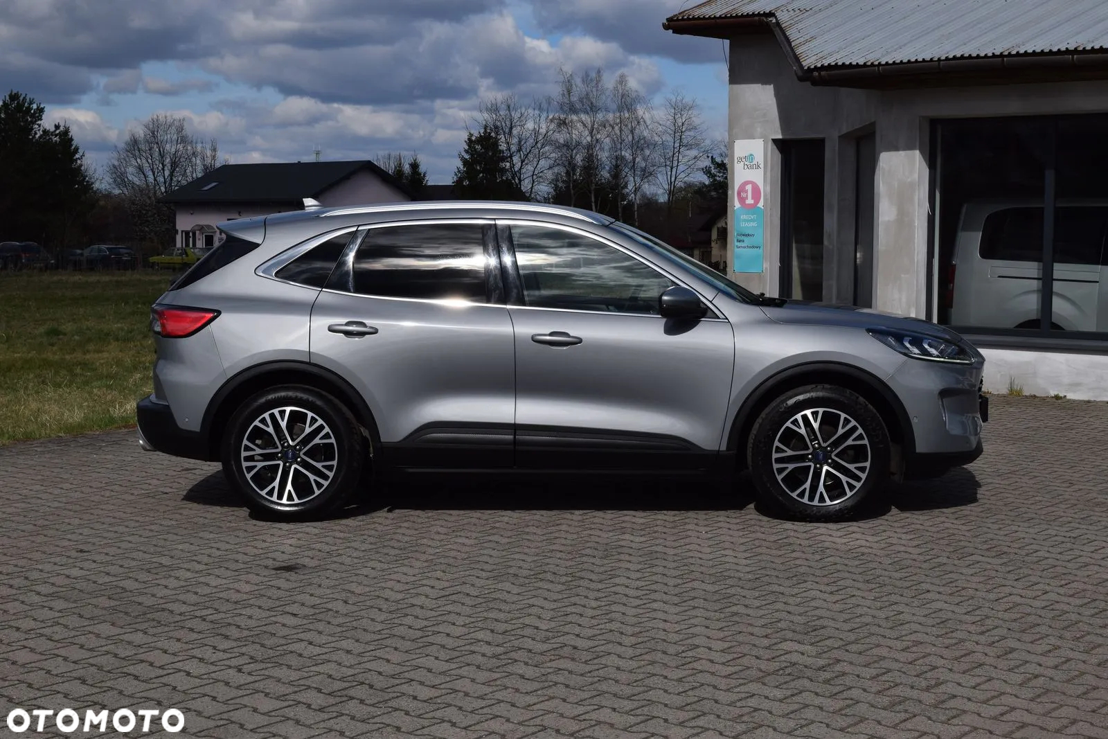 Ford Kuga 2.0 EcoBlue 4x4 TITANIUM - 9