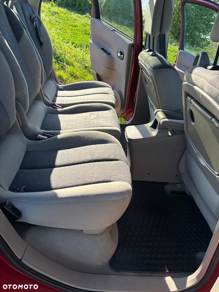 Renault Scenic 1.9 dCi FAP Avantage - 29