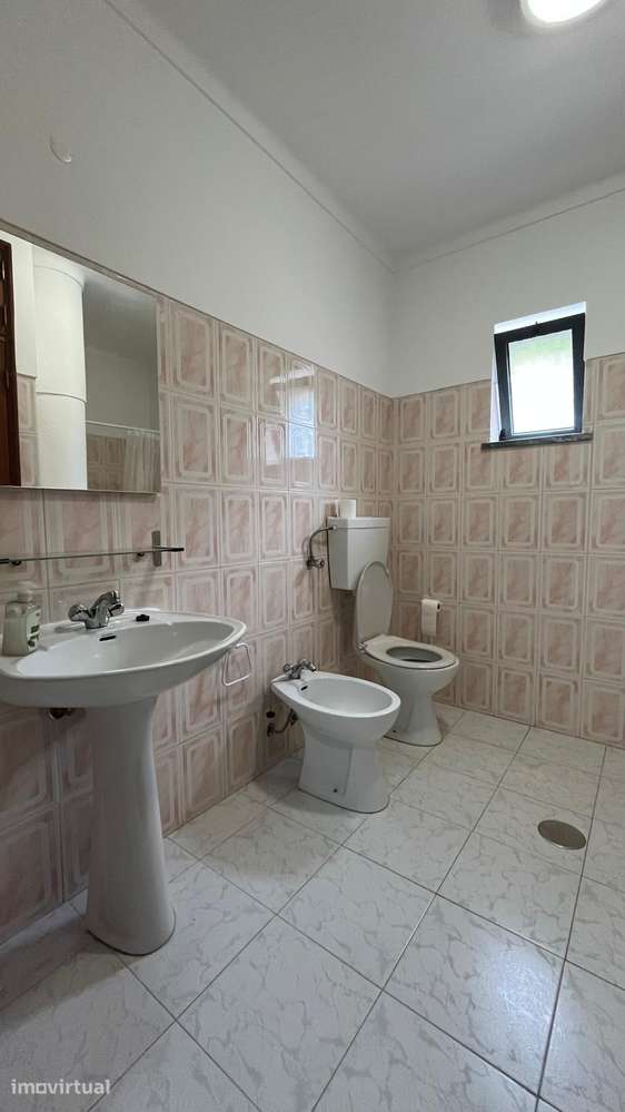 Apartamento em Coimbra: Quarto, WC, Open Space, Varanda e Aparcamento. - Grande imagem: 5/15