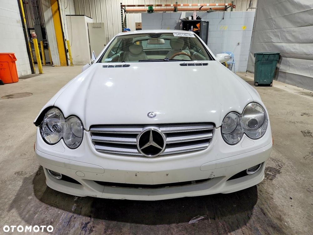 Mercedes-Benz SL - 27