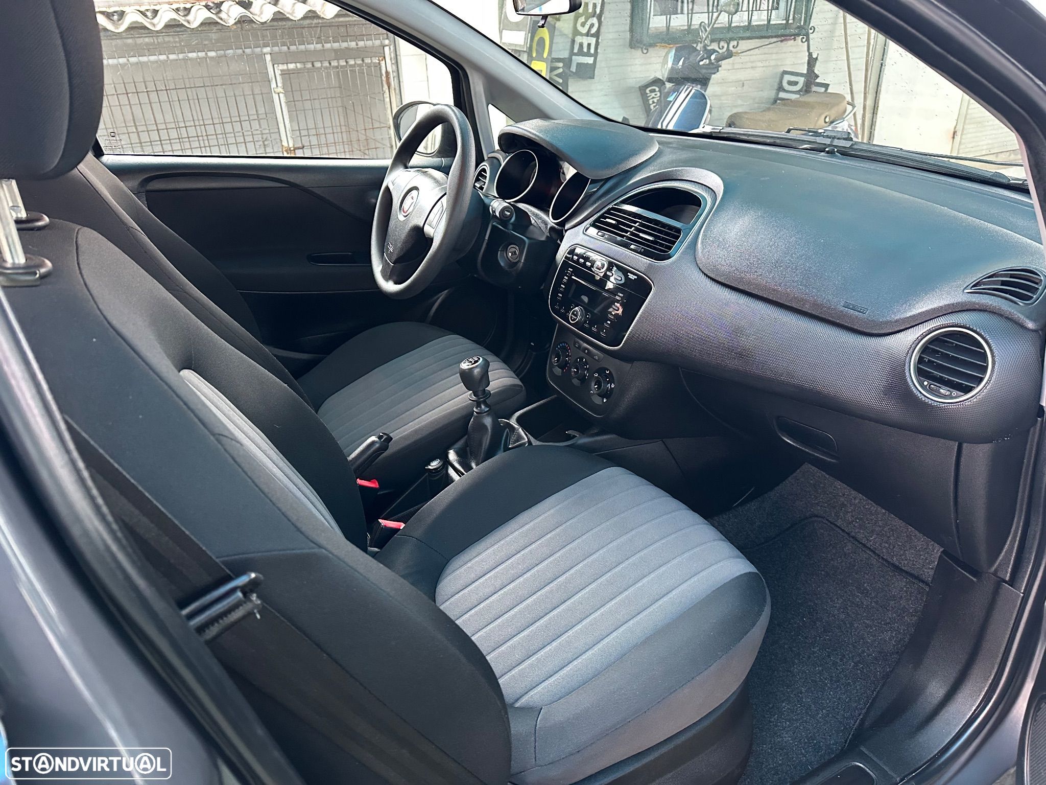 Fiat Punto 1.2 Lounge S&S - 6