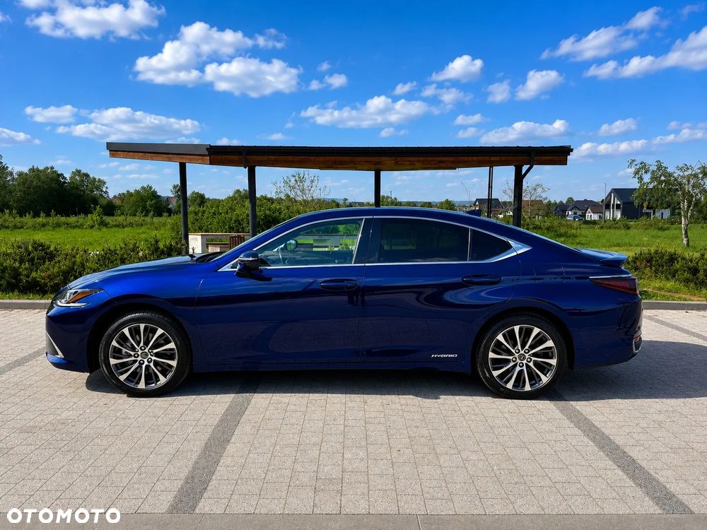 Lexus ES 300h Business Edition + - 2