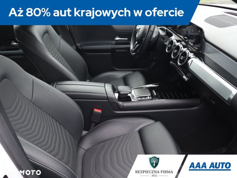 Mercedes-Benz GLB - 11