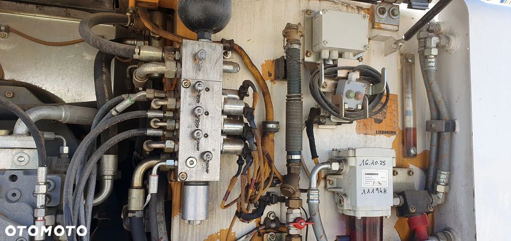 Liebherr R924 LC - 15