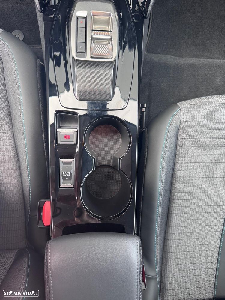 Peugeot e-208 Allure Pack - 24