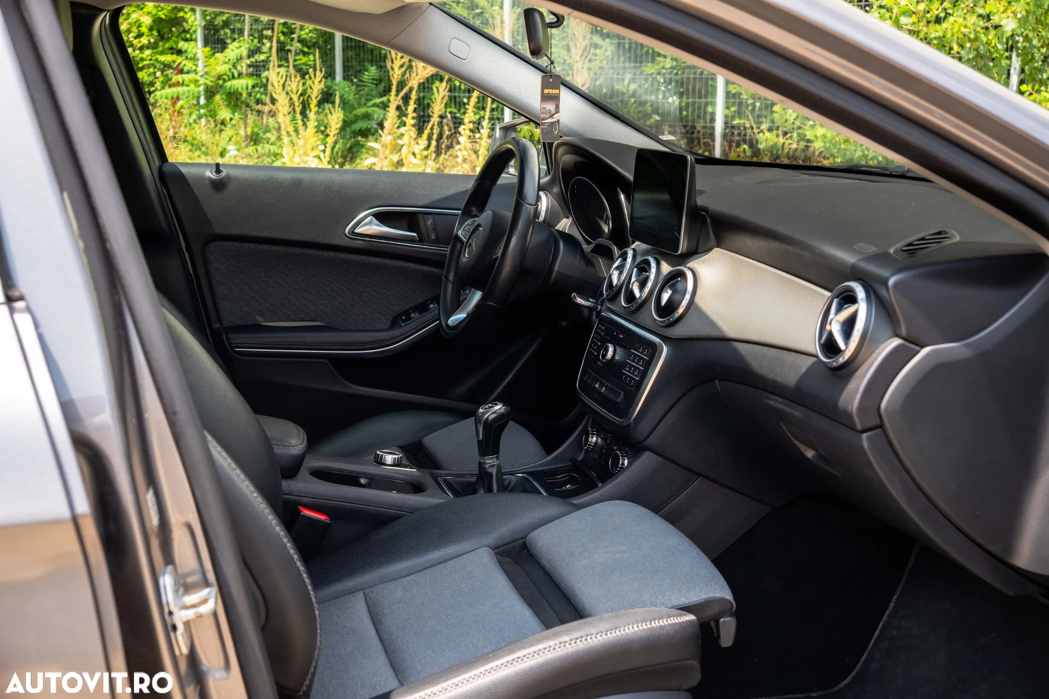 Mercedes-Benz GLA 180 d - 19