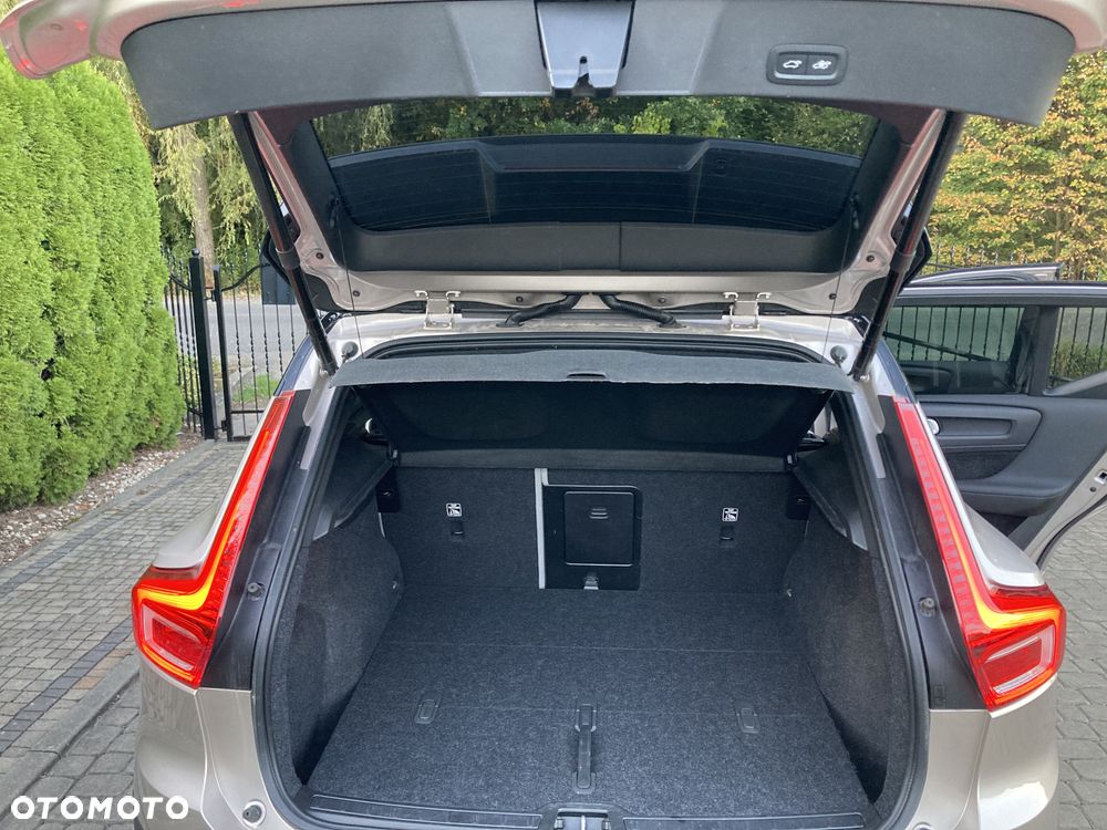 Volvo XC 40 - 35