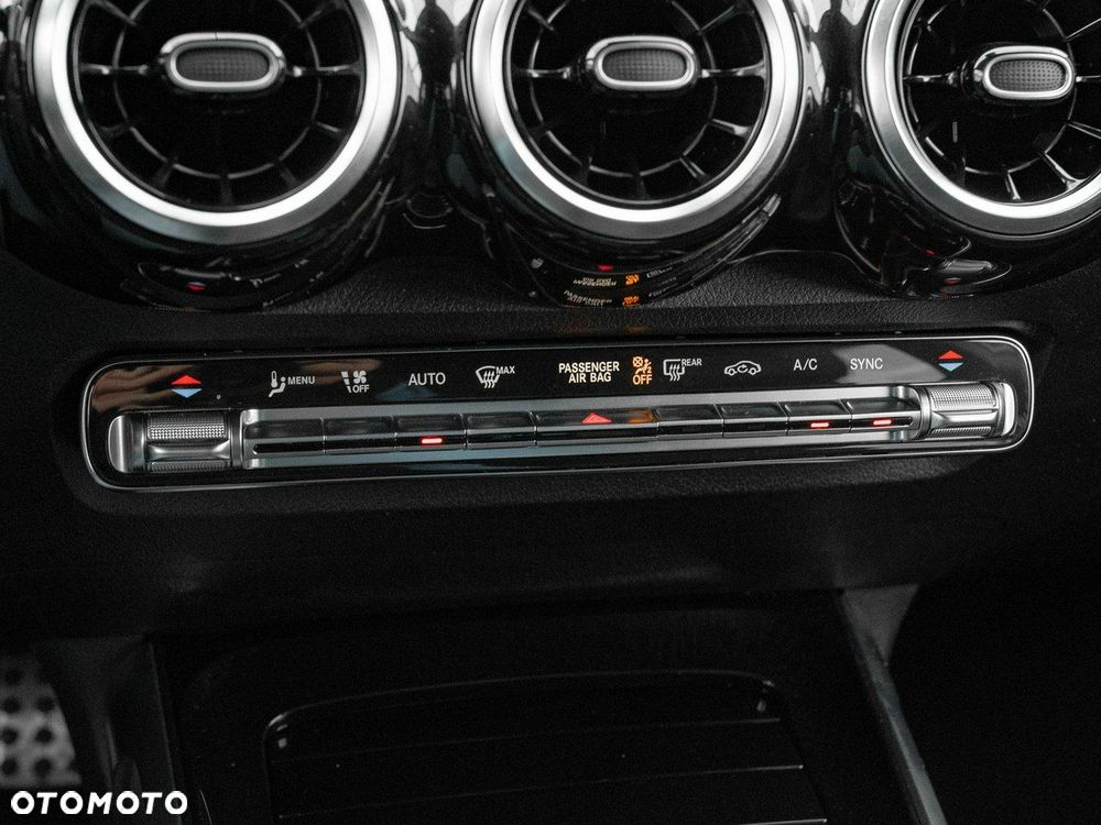 Mercedes-Benz GLB - 20