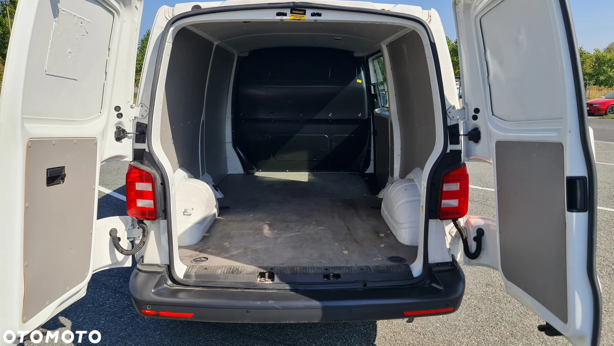 Volkswagen Transporter - 12