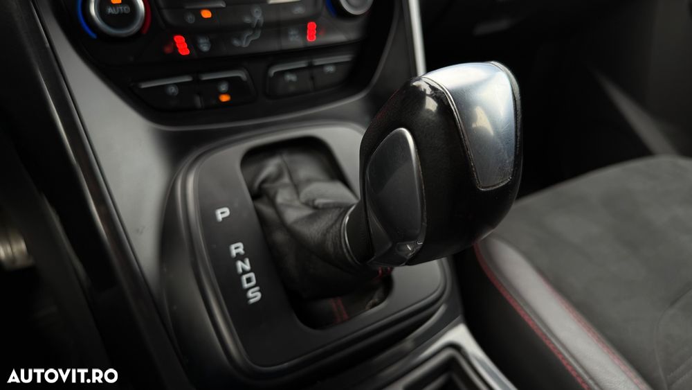 Ford Kuga 2.0 TDCi 4WD Powershift ST-Line - 22