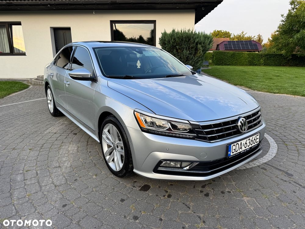 Volkswagen Passat - 2