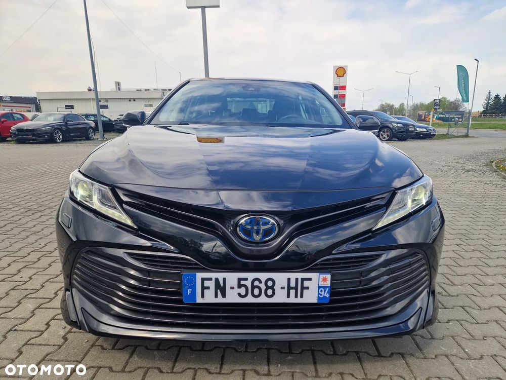 Toyota Camry Luxury - 6